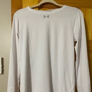 Under armour heat gear. Loose fit. Small white